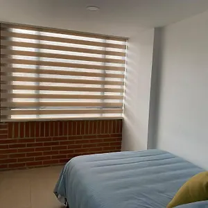 https://moderno-apartamento-cerca-al-aeropuerto.hotels-bogota.net